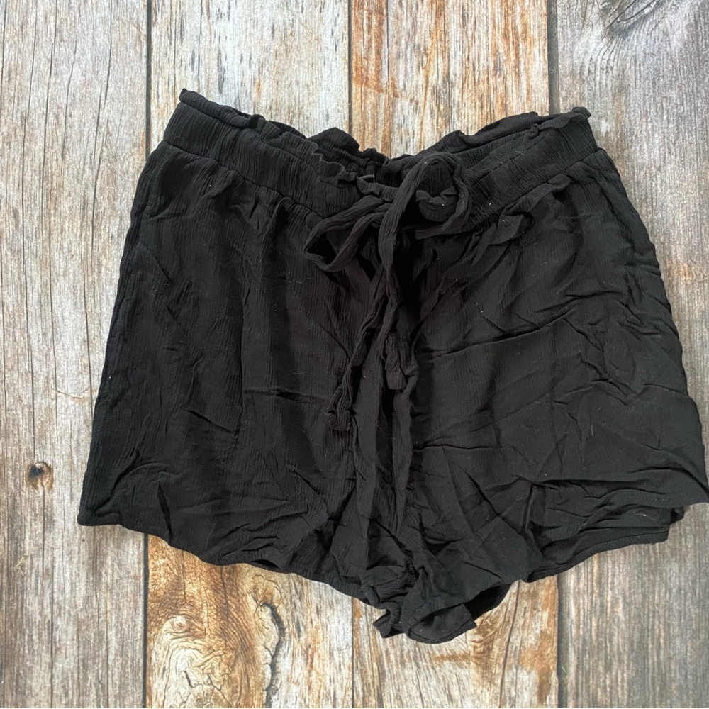 Ruffle black shorts